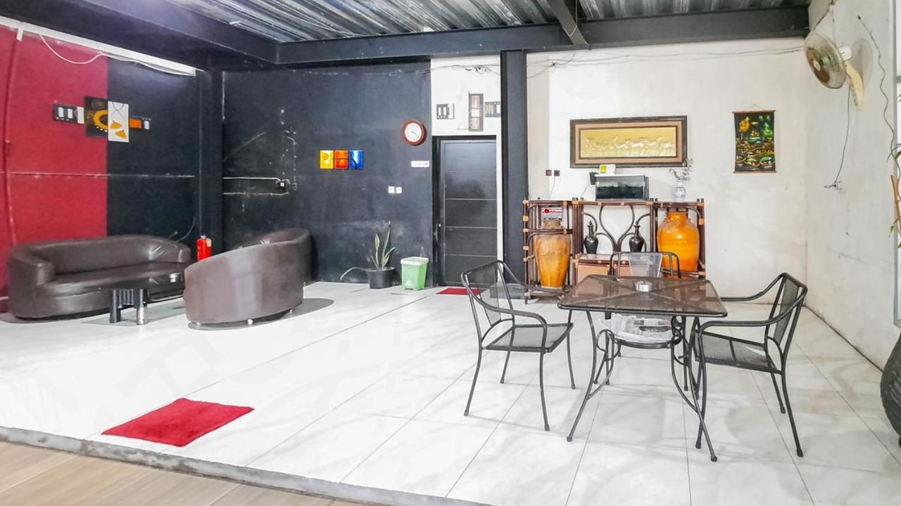 Wisma Malawen Palangkaraya Mitra Reddoorz Bagian luar foto